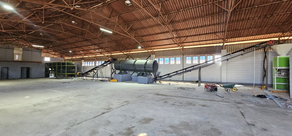 Dynamic-batch fertilizer blending and bagging plant installation in Zimbabwe.